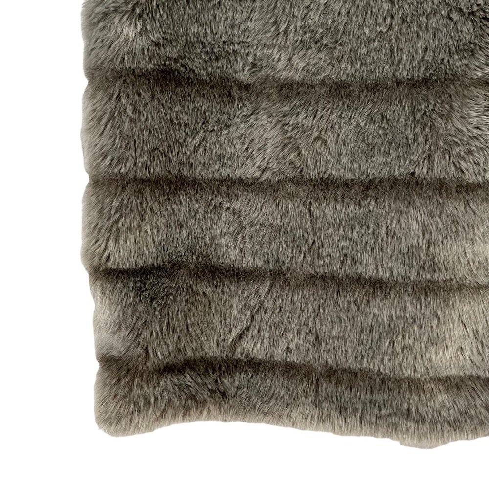 JOIE Andrina Y2K Faux Fur Open Vest Cardigan - Picture 3 of 10